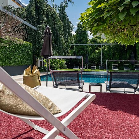 Goldfinger + Suites Lana Luaran gambar